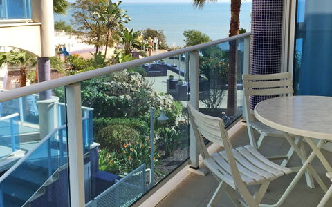 Playasol 1: Proprietà, Casa, Balcone, Immobiliare, Costruzione, Corrimano, Appartamento, Camera, Casa, Bicchiere