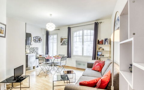 Asfeld: Soggiorno, Camera, Interior Design, Proprietà, Mobilia, Costruzione, Casa, Soffitto, Pavimento, Parete