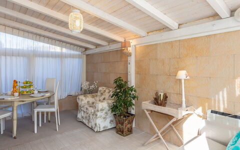 Stella Marina: Proprietà, Costruzione, Camera, Interior Design, Soffitto, Immobiliare, Casa, Mobilia, Architettura, Pavimento