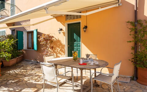 Stella Marina: Proprietà, Casa, Costruzione, Immobiliare, Terrazza, Casa, Camera, Cortile, Facciata, Mobilia