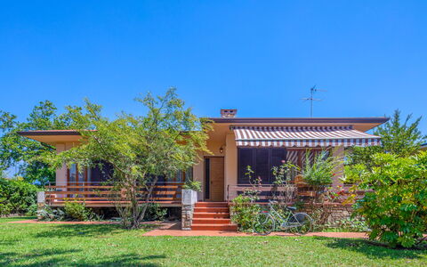 Donatella: Proprietà, Casa, Immobiliare, Casa, Costruzione, Architettura, Cielo, Albero, Zona Residenziale, Area Rurale