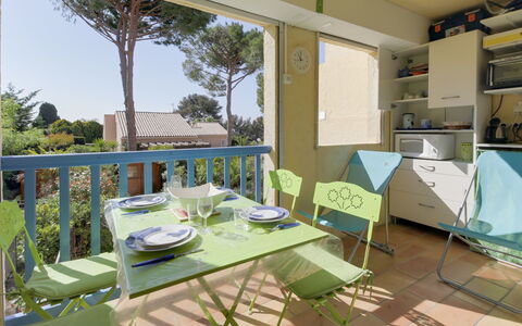 Le Clos des Lavandes: Proprietà, Camera, Costruzione, Interior Design, Casa, Immobiliare, Mobilia, Casa, Tavolo, Balcone