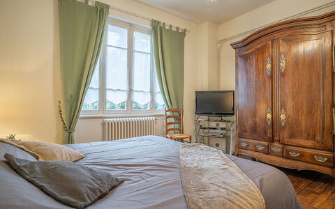 Ker Maria: Proprietà, Mobilia, Cabinetry, Comfort, Legna, Tessile, Illuminazione, Interior Design, Finestra, Cassetto