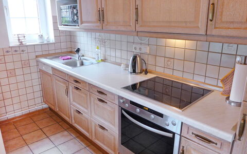 Reuse: Controsoffitto, Proprietà, Cucina, Cabinetry, Camera, Mobilia, Lavello, Piastrella, Pavimento, Casa