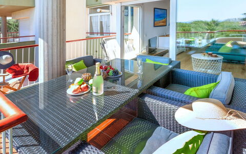 Nautic Ii: Proprietà, Camera, Mobilia, Interior Design, Costruzione, Soggiorno, Tavolo, Casa, Immobiliare, Ricorrere