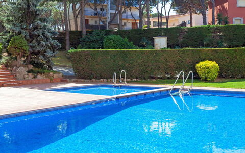 Nautic Ii: Piscina, Proprietà, Tempo Libero, Immobiliare, Ricorrere, Centro Ricreativo, Costruzione, Casa, Erba, Albero
