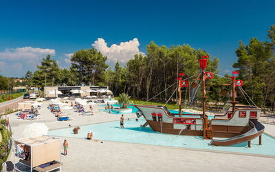 Poreč Tar 210