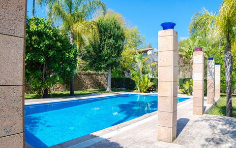 Villa Can Mandol: Proprietà, Piscina, Blu, Immobiliare, Casa, Zona Residenziale, Costruzione, Estate, Casa, Azzurro