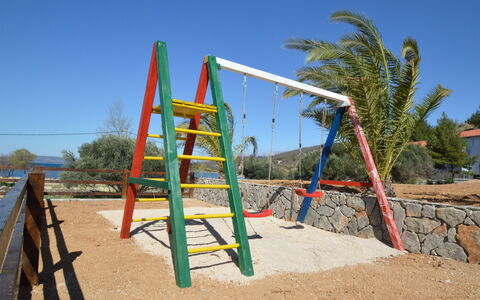 Novigrad (Zadar) 136: Terreno Di Gioco, Spazio Pubblico, Attrezzatura Giochi All'Aperto, Insediamento Umano, Spiaggia, Cielo, Sabbia, Campo Da Giuoco, Città, Ricreazione