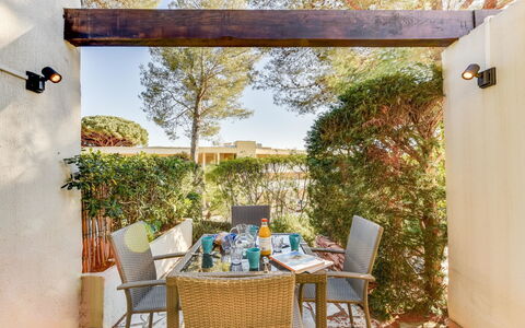 Mas de la Plage: Proprietà, Camera, Casa, Casa, Costruzione, Interior Design, Immobiliare, Parete, Mobilia, Portico