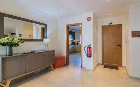 Vila Caravela: Proprietà, Camera, Costruzione, Pavimento, Interior Design, Mobilia, Immobiliare, Casa, Soffitto, Pavimentazione