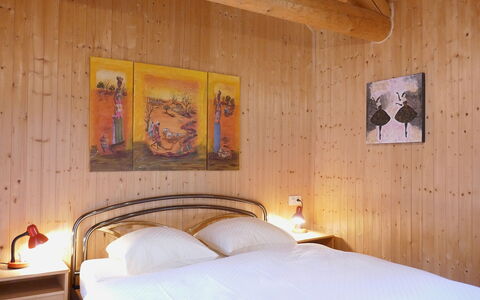 Rustico Nurell: Legna, Camera Da Letto, Interior Design, Letto, Mobilia, Camera, Pavimento, Soffitto, Lenzuolo, Bedding
