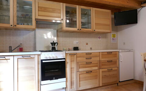 Rustico Nurell: Mobilia, Cabinetry, Legna, Pavimentazione, Cucina, Cassetto, Credenza, Interior Design, Apparecchio Major, Elettrodomestico Da Cucina