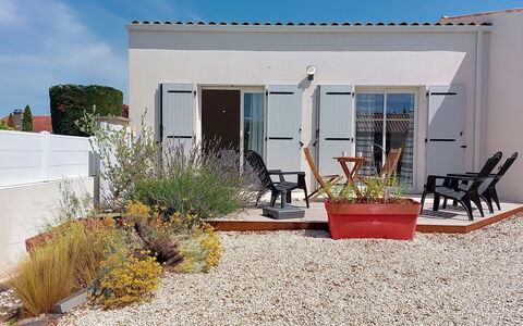 Les Hauts du Parc: Casa, Shade, Giardino, Vaso Di Fiori, Cortile, Landscaping, Sedia, Pianta Della Casa