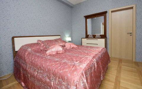 Ojdana: Costruzione, Mobilia, Proprietà, Comfort, Telaio Del Letto, Legna, Letto, Bed Gonna, Casa, Interior Design