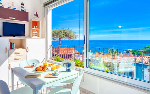 Il Geranio Sant'elmo - Diano Marina: Proprietà, Camera, Interior Design, Azzurro, Costruzione, Immobiliare, Casa, Mobilia, Finestra, Casa