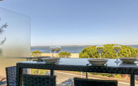 Arcachon 241: Acqua, Cielo, Proprietà, Natura, Shade, Pianta, Mobili Da Esterno, Tavolo, Interior Design, Illuminazione