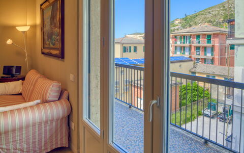Giulia Apartment 2 - Levanto: Proprietà, Camera, Immobiliare, Costruzione, Casa, Casa, Pavimento, Porta, Finestra, Interior Design