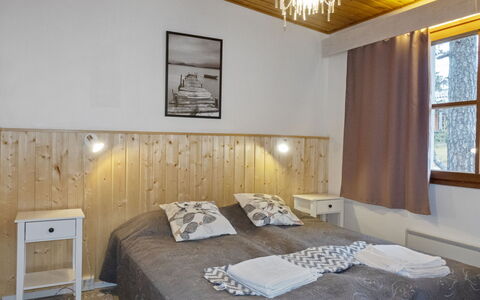 Riekonraito A1: Interior Design, Letto, Camera Da Letto, Mobilia, Legna, Soffitto, Lenzuolo, Bedding, Camera, Pavimento