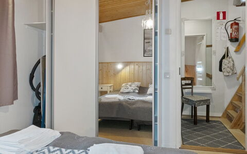 Riekonraito A1: Mobilia, Interior Design, Pavimentazione, Pavimento, Parete, Legna, Letto, Camera Da Letto, Soffitto, Camera