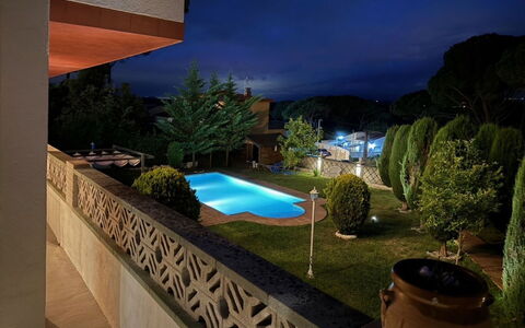 Style: Piscina, Giardino, Estate, Hacienda, Landscaping, Ricorrere, Backyard, Shade, Eco Hotel, Cortile
