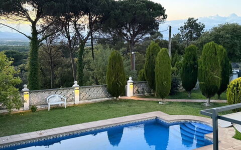 Style: Piscina, Blu, Ricorrere, Giochi D'Acqua, Landscaping, Giardino, Shade, Eco Hotel, Terme, Backyard