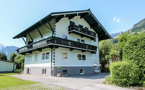 Am Ziller: Cielo, Pianta, Costruzione, Finestra, Albero, Lotto, Casa, Nube, Urban Design, Pendenza