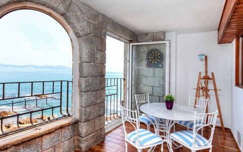Albatros: Proprietà, Camera, Costruzione, Mobilia, Interior Design, Casa, Pavimento, Immobiliare, Architettura, Tavolo