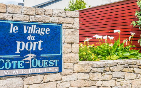 Village du Port: Pianta, Giorno, Proprietà, Costruzione, Finestra, Muratura, Legna, Architettura, Brick, Rettangolo