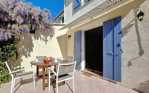 Papaye: Appartamento, Ricorrere, Sedia, Shade, Balcone, Cucina & Sala Da Pranzo Tavolo, Ristorante, Eco Hotel, Hotel