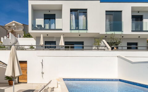 Villa Meri 2: Proprietà, Casa, Costruzione, Casa, Immobiliare, Architettura, Zona Residenziale, Appartamento, Piscina, Estate