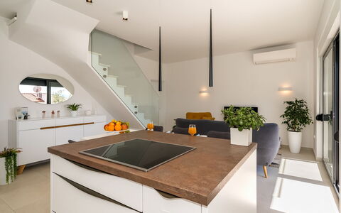 Villa Meri 2: Proprietà, Camera, Interior Design, Controsoffitto, Mobilia, Costruzione, Soffitto, Cucina, Casa, Immobiliare