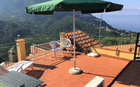 Casale: Cielo, Proprietà, Shade, Mobili Da Esterno, Nube, Legna, Montagna, Tempo Libero, Urban Design, Paesaggio