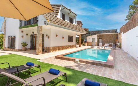 Paradis: Piscina, Ricorrere, Casa, Eco Hotel, Estate, Terrazza, Villa, Cortile, Design, Mobili Da Esterno