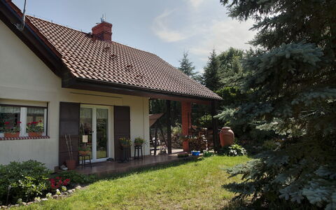 Latków: Erba, Casa, Lotto, Giardino, Groundcover, Porta, Raccordo, Agriturismo, Edifici Giardino