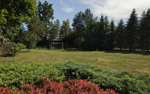 Latków: Erba, Casa, Lotto, Giardino, Groundcover, Porta, Raccordo, Agriturismo, Edifici Giardino