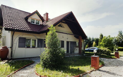 Latków: Erba, Casa, Lotto, Giardino, Groundcover, Porta, Raccordo, Agriturismo, Edifici Giardino