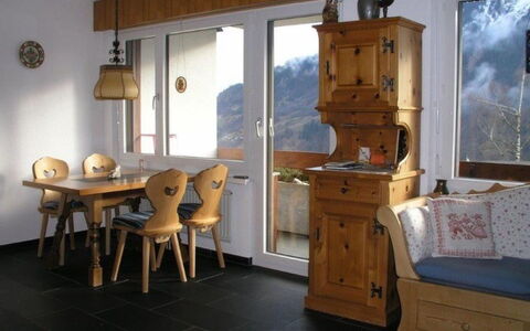 Ferienwohnung Köppel: Cabinetry, Proprietà, Mobilia, Tavolo, Sedia, Legna, Cassetto, Costruzione, Finestra, Interior Design