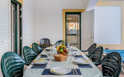 Colibri: Mobilia, Interior Design, Pavimentazione, Tavolo, Sedia, Pavimento, Cucina & Sala Da Pranzo Tavolo, Soffitto, Sala Da Pranzo, Ristorante