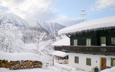 Lehen: Nube, Cielo, Neve, Proprietà, Costruzione, Finestra, Montagna, Pendenza, Pianta, Casa