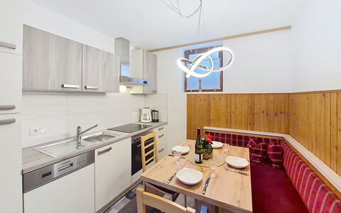 Höllwarth: Pavimentazione, Interior Design, Legna, Pavimento, Soffitto, Controsoffitto, Cucina, Camera, Mobilia, Pavimento In Legno