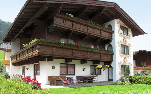 Zell am Ziller 613: Pianta, Cielo, Costruzione, Finestra, Casa, Tempo Libero, Area Rurale, Immobiliare, Ruota, Facciata
