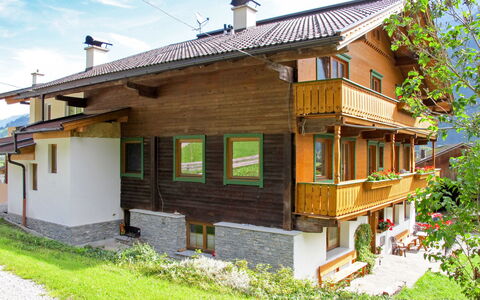 Rieplerhof: Pianta, Costruzione, Nube, Proprietà, Finestra, Cielo, Legna, Casa, Albero, Lotto