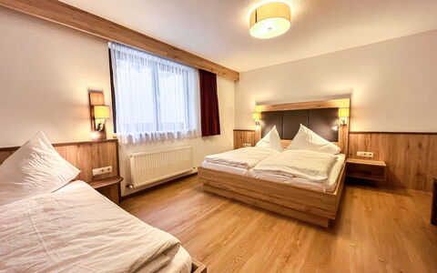 Moosbichl: Legna, Casa, Hotel, Ricorrere, Telaio Del Letto, Latifoglie, Legname, Letto, Bedding, Camera Da Letto