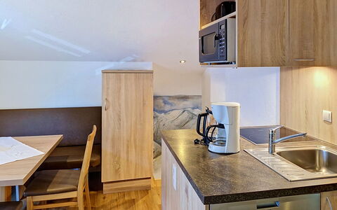 Alpenblick: Legna, Pavimento, Camera, Color Legno, Latifoglie, Soffitto, Plank, Compensato, Lavello, Legname