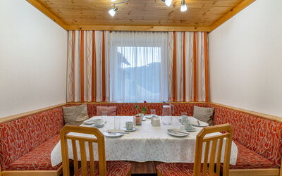 Ferienglück 605.3: Interior Design, Soffitto, Casa, Color Legno, Latifoglie, Finestra Trattamento, Hotel, Tenda, Soggiorno