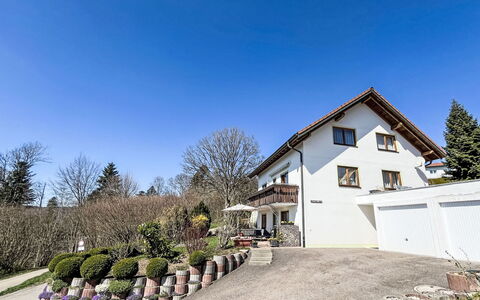 Alpenblick: Costruzione, Finestra, Casa, Casa, Zona Residenziale, Villetta, Architettura, Tetto, Driveway, Estate