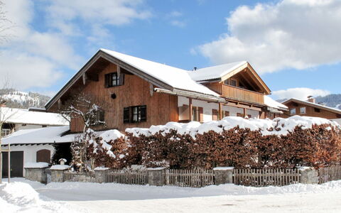 Eberhorn: Neve, Casa, Proprietà, Inverno, Casa, Tetto, Immobiliare, Cielo, Zona Residenziale, Costruzione