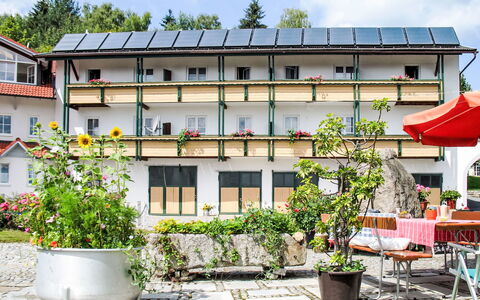 Mei-Zeit: Piscina, Zona Residenziale, Condominio, Appartamento, Ricorrere, Estate, Shade, Villa, Hacienda, Dimora