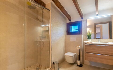 Can Amagat: Costruzione, Idraulico Fixture, Proprietà, Bagno, Rubinetto, Soffione Doccia, Interior Design, Casa, Pavimentazione